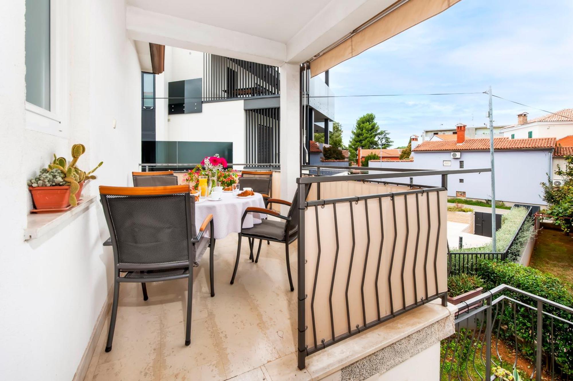 Apartments Sandra With Two Balcony Rovinj Exterior foto