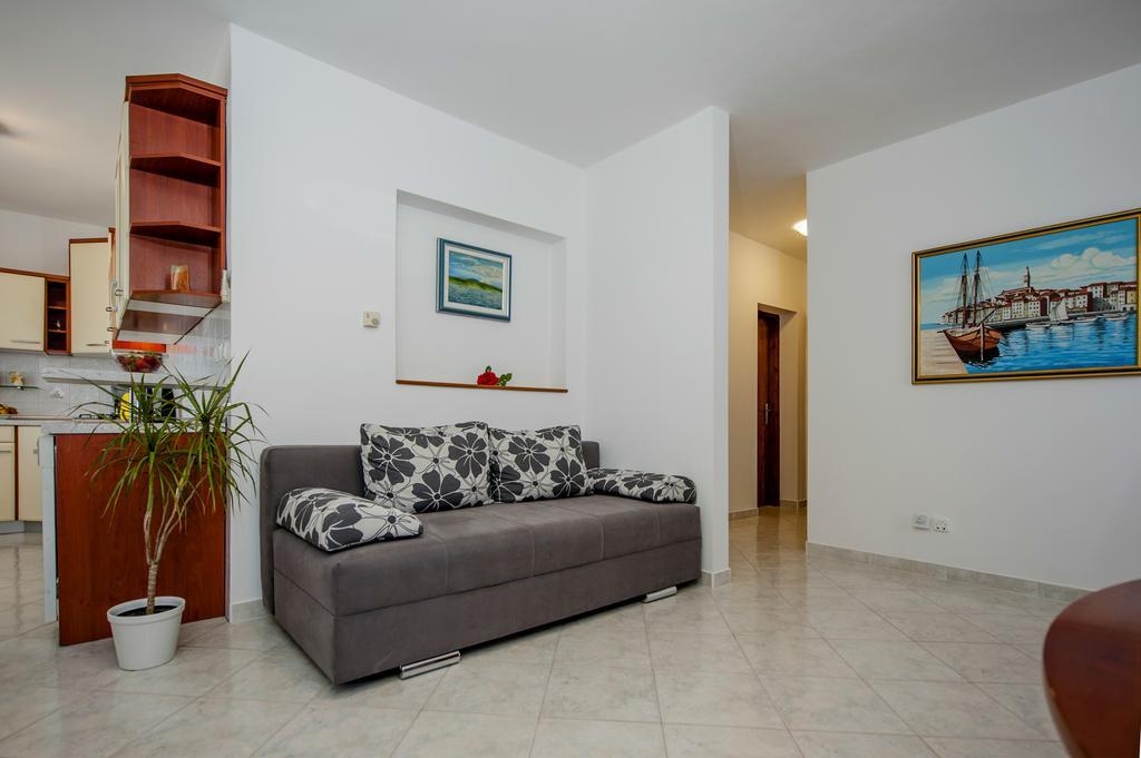 Apartments Sandra With Two Balcony Rovinj Exterior foto