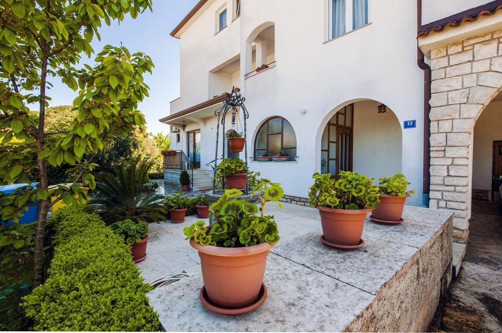 Apartments Sandra With Two Balcony Rovinj Exterior foto